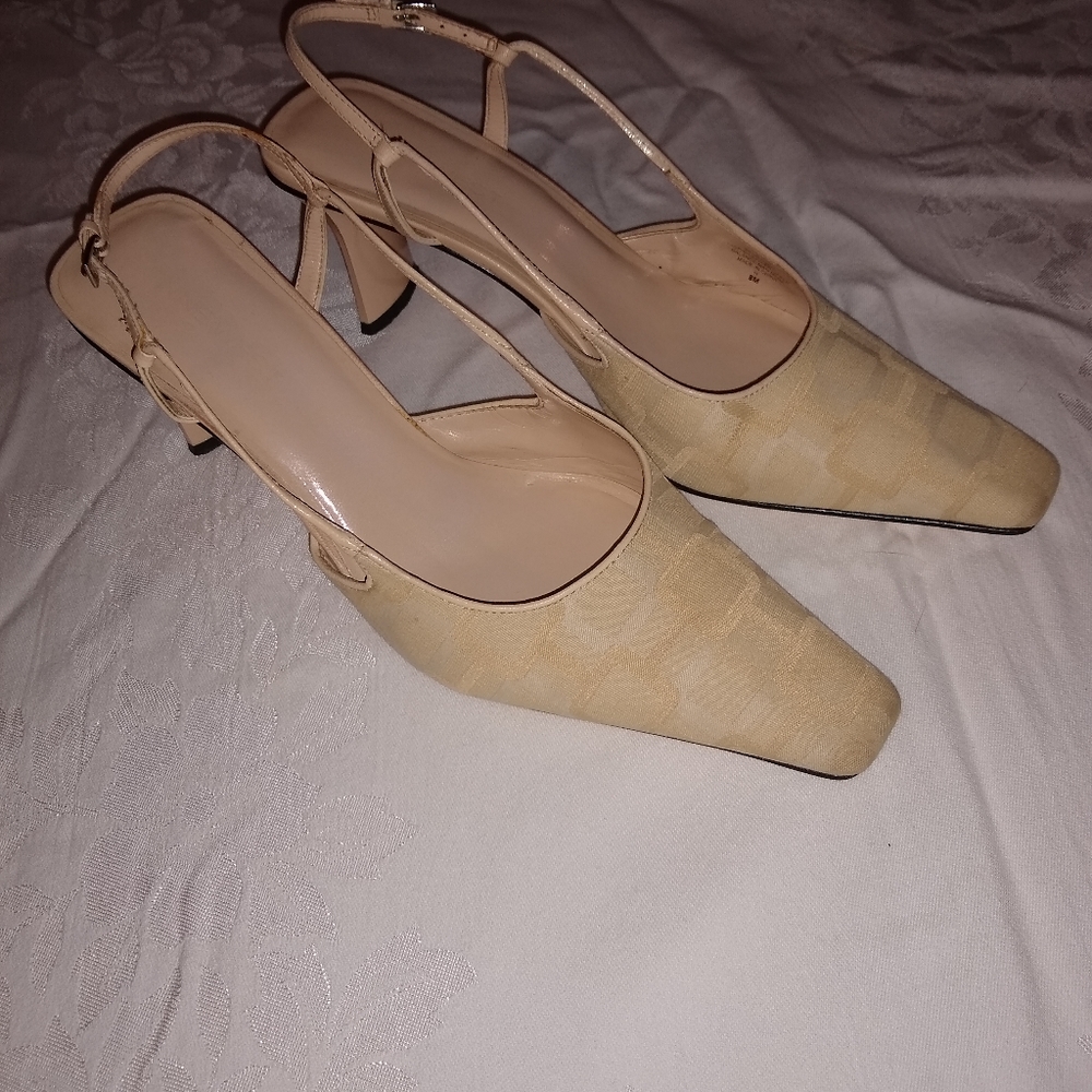 Shoes - Picture 6 of 10
